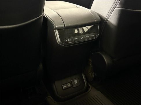 New 2026 Toyota Highlander Limited image 36