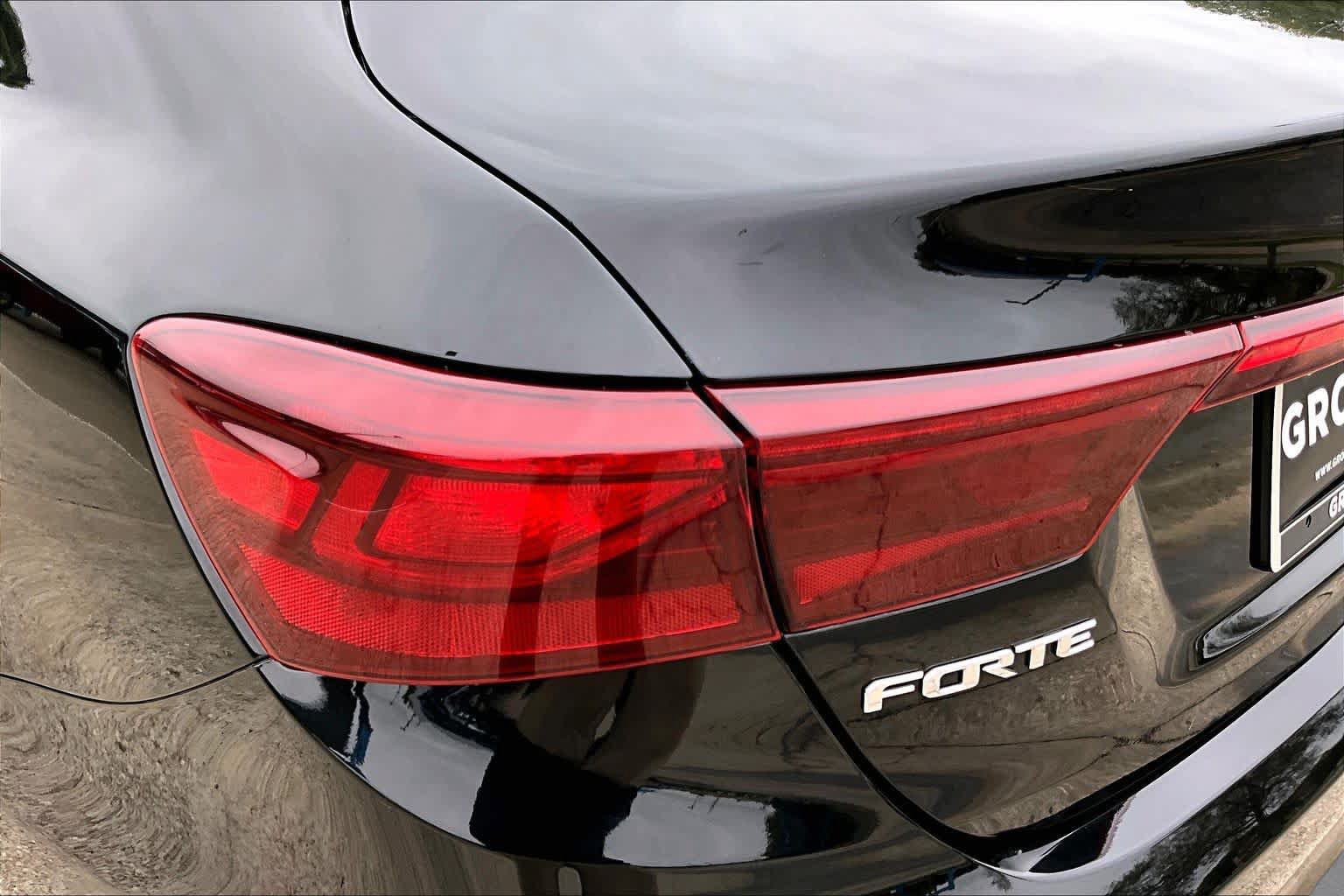 Used 2021 Kia Forte LXS FWD image 28