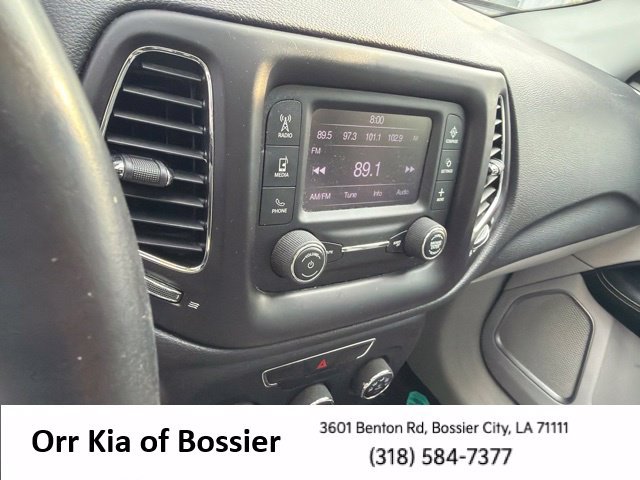 Used 2018 Jeep Compass Latitude FWD image 19