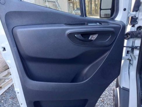 Used 2019 Mercedes-Benz Sprinter 170 Cargo image 14