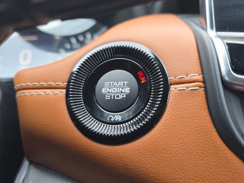 Used 2024 Jeep Compass Limited image 34