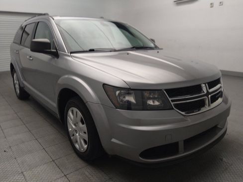 Used 2019 Dodge Journey SE FWD image 13