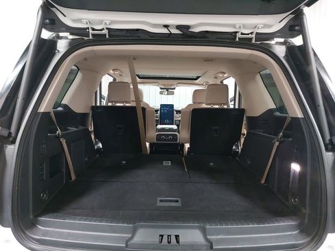 Used 2023 Ford Expedition Limited image 14