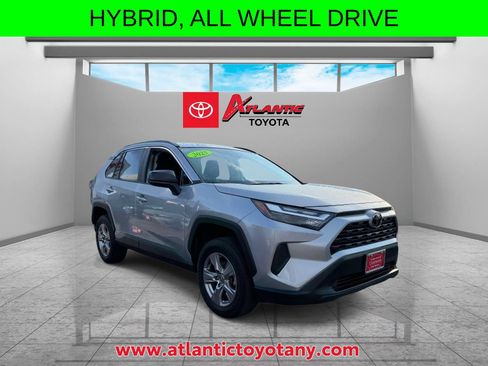 Certified 2025 Toyota RAV4 LE AWD/4WD image 1