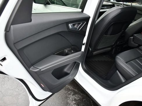 Certified 2024 Audi Q4 e-tron Prestige AWD/4WD image 20