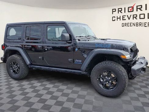 Used 2025 Jeep Wrangler Willys image 2