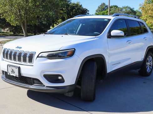 Used 2021 Jeep Cherokee Latitude Lux w/ Sun & Sound Group image 3