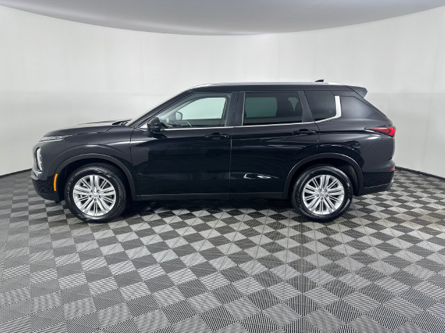 Used 2023 Mitsubishi Outlander ES AWD/4WD image 27