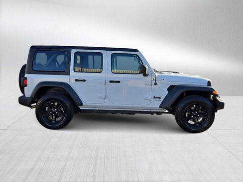 Used 2021 Jeep Wrangler Unlimited Sport image 9