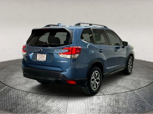 Used 2020 Subaru Forester Premium image 7