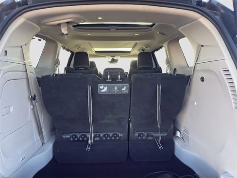 Used 2020 Chrysler Pacifica Limited w/ Advanced Safetytec Group image 19