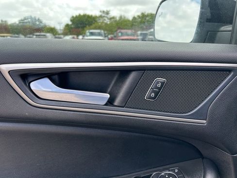 Used 2021 Ford Edge SEL w/ Convenience Package image 18