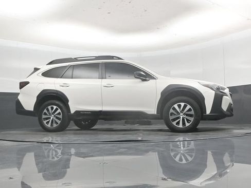 Used 2025 Subaru Outback Premium AWD/4WD image 48