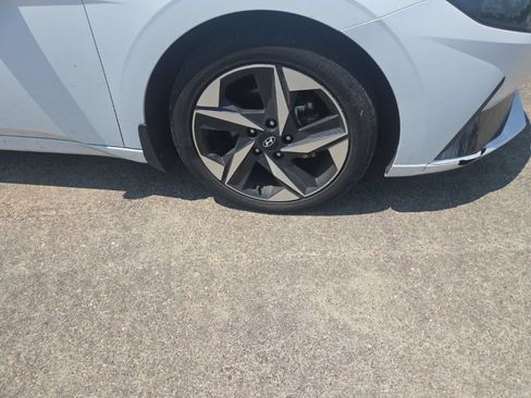 Used 2023 Hyundai Elantra Limited FWD image 13