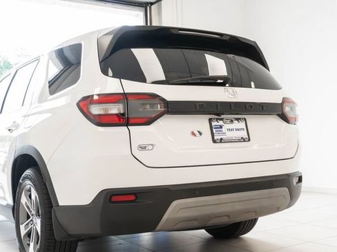 Certified 2025 Honda Pilot EX-L image 8