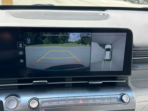 Used 2024 Hyundai Kona Limited FWD image 5