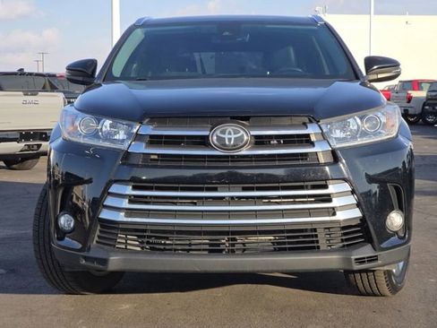 Used 2018 Toyota Highlander Limited image 19