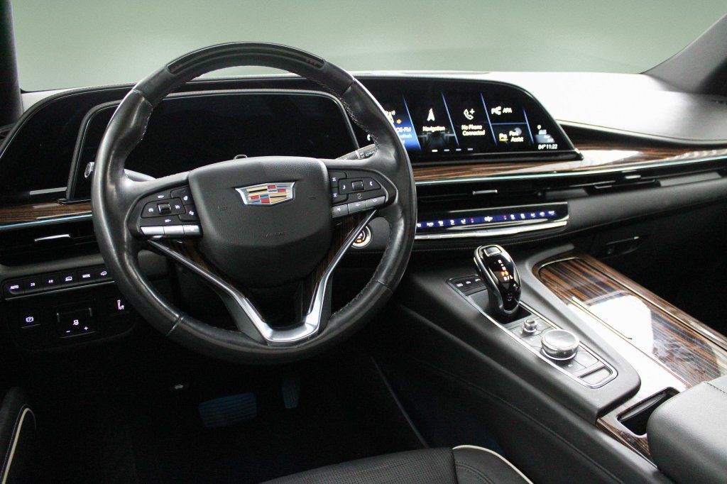 Used 2023 Cadillac Escalade ESV Premium Luxury w/ Performance Package AWD/4WD image 17