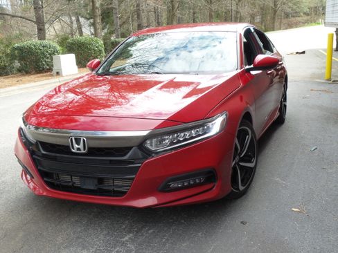 Used 2018 Honda Accord Sport image 5
