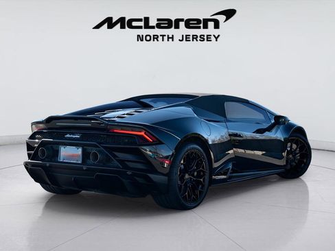 Used 2021 Lamborghini Huracan EVO RWD image 9