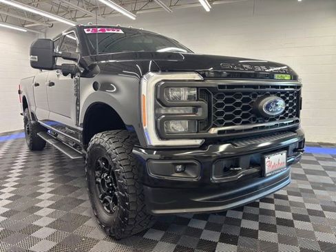 Used 2023 Ford F250 XLT w/ XLT Premium Package AWD/4WD image 10