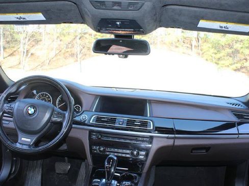 Used 2013 BMW 750Li xDrive AWD/4WD image 15