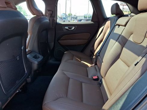 Certified 2023 Volvo XC60 B5 Plus w/ Climate Package AWD/4WD image 10