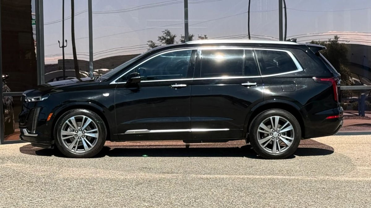 Used 2020 Cadillac XT6 Premium Luxury FWD image 4