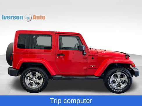 Used 2018 Jeep Wrangler Sahara w/ Connectivity Group AWD/4WD image 17