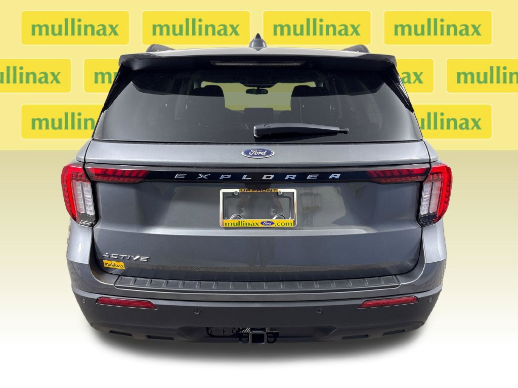 New 2026 Ford Explorer Active RWD image 8