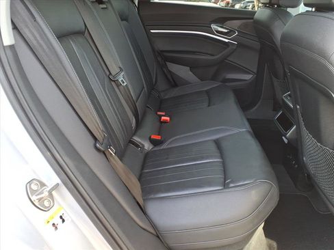 Used 2022 Audi e-tron Premium w/ Convenience Plus Package image 14