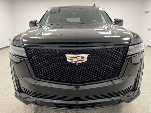 Used 2023 Cadillac Escalade Sport image 3