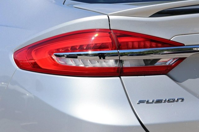 Used 2017 Ford Fusion Titanium FWD image 11