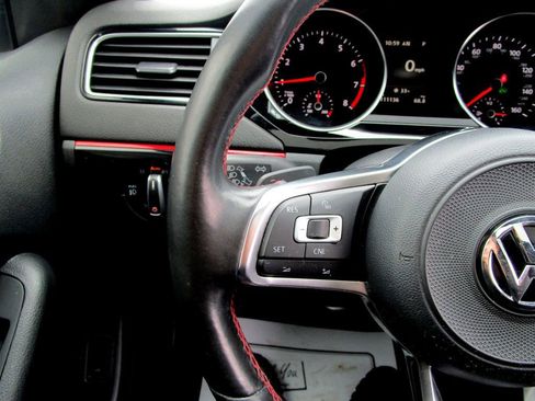 Used 2018 Volkswagen Jetta GLI image 22