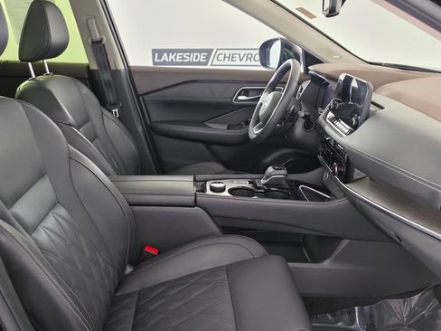 Used 2023 Nissan Rogue Platinum AWD/4WD image 19