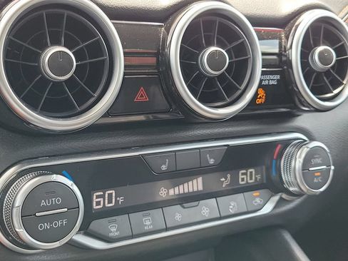 Certified 2024 Nissan Sentra SR FWD image 36
