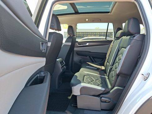 New 2026 Volkswagen Atlas Peak Edition AWD/4WD image 5