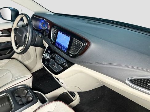 Used 2017 Chrysler Pacifica Limited w/ Advanced Safetytec Group image 32