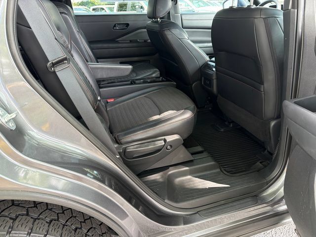 Used 2024 Nissan Pathfinder Rock Creek AWD/4WD image 15