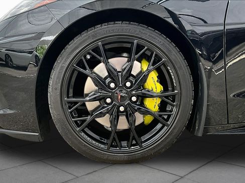 Used 2024 Chevrolet Corvette Stingray Premium Conv w/ Z51 Performance Package RWD image 10