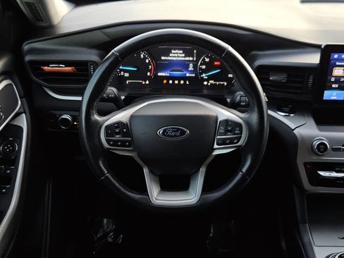 Used 2022 Ford Explorer XLT w/ Class IV Trailer Tow Package image 13