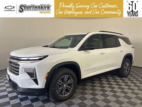 New 2026 Chevrolet Traverse LT AWD/4WD image 1