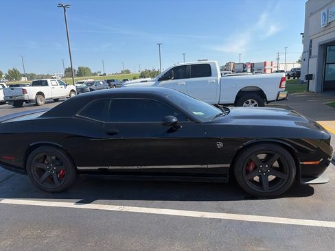 Used 2019 Dodge Challenger SRT Hellcat w/ Laguna Leather Package RWD image 5