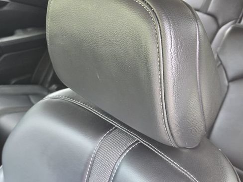 Used 2024 Honda Pilot Touring image 15