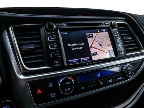 Used 2019 Toyota Highlander Limited image 19