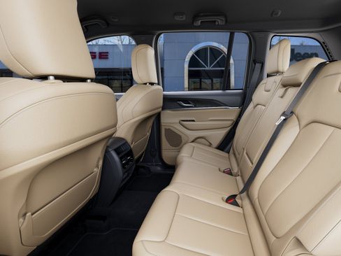 New 2025 Jeep Grand Cherokee Limited AWD/4WD image 53