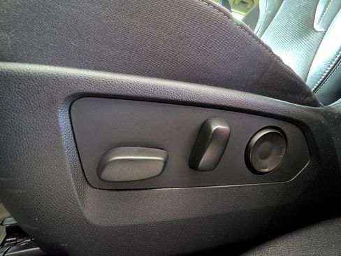 Used 2021 Buick Envision Essence w/ Technology Package I AWD/4WD image 15