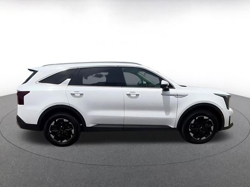 Used 2024 Kia Sorento S AWD/4WD image 16