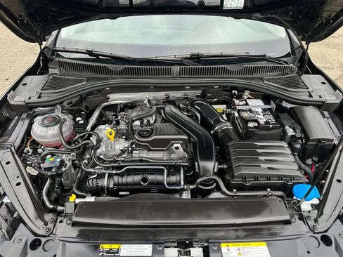 Used 2025 Volkswagen Jetta SE image 34