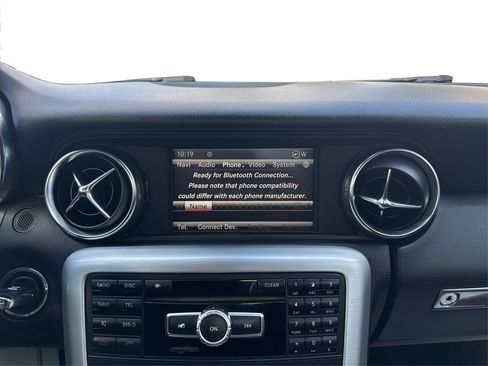 Used 2013 Mercedes-Benz SLK 250 image 16